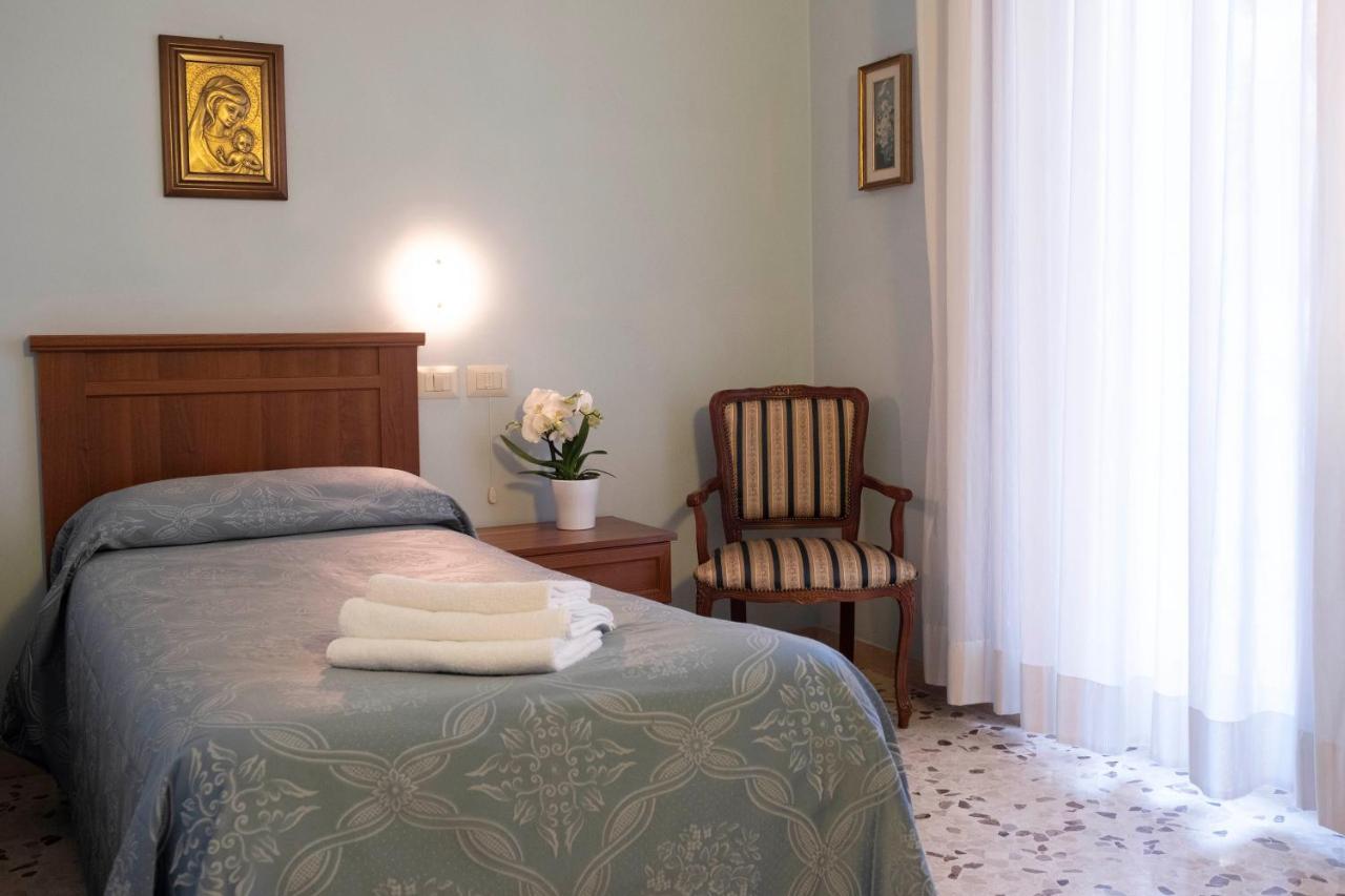 Villa Fatima, Casa Per Ferie Rome Bagian luar foto