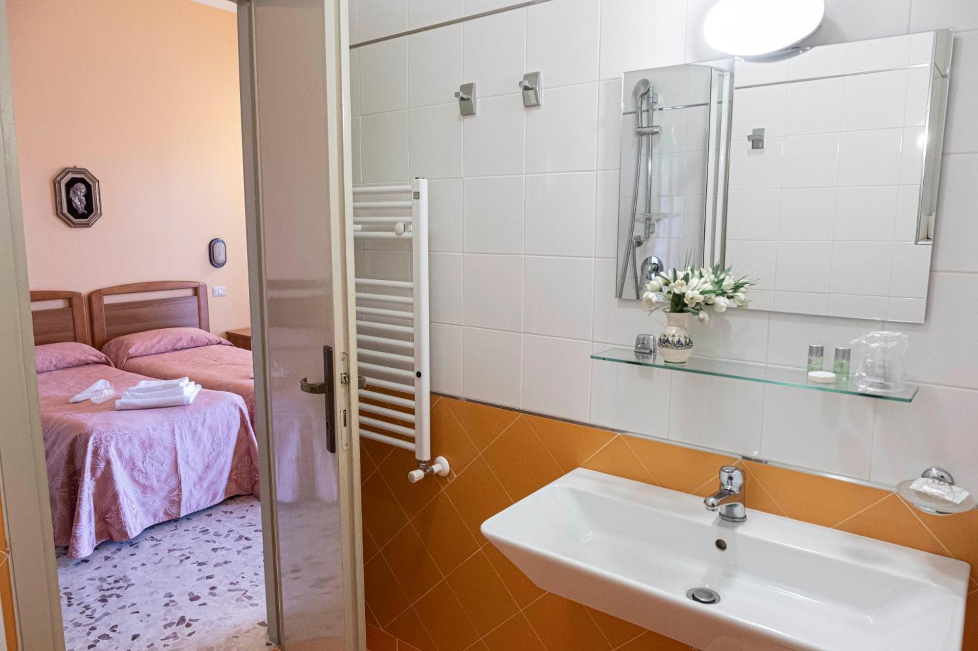 Villa Fatima, Casa Per Ferie Rome Bagian luar foto